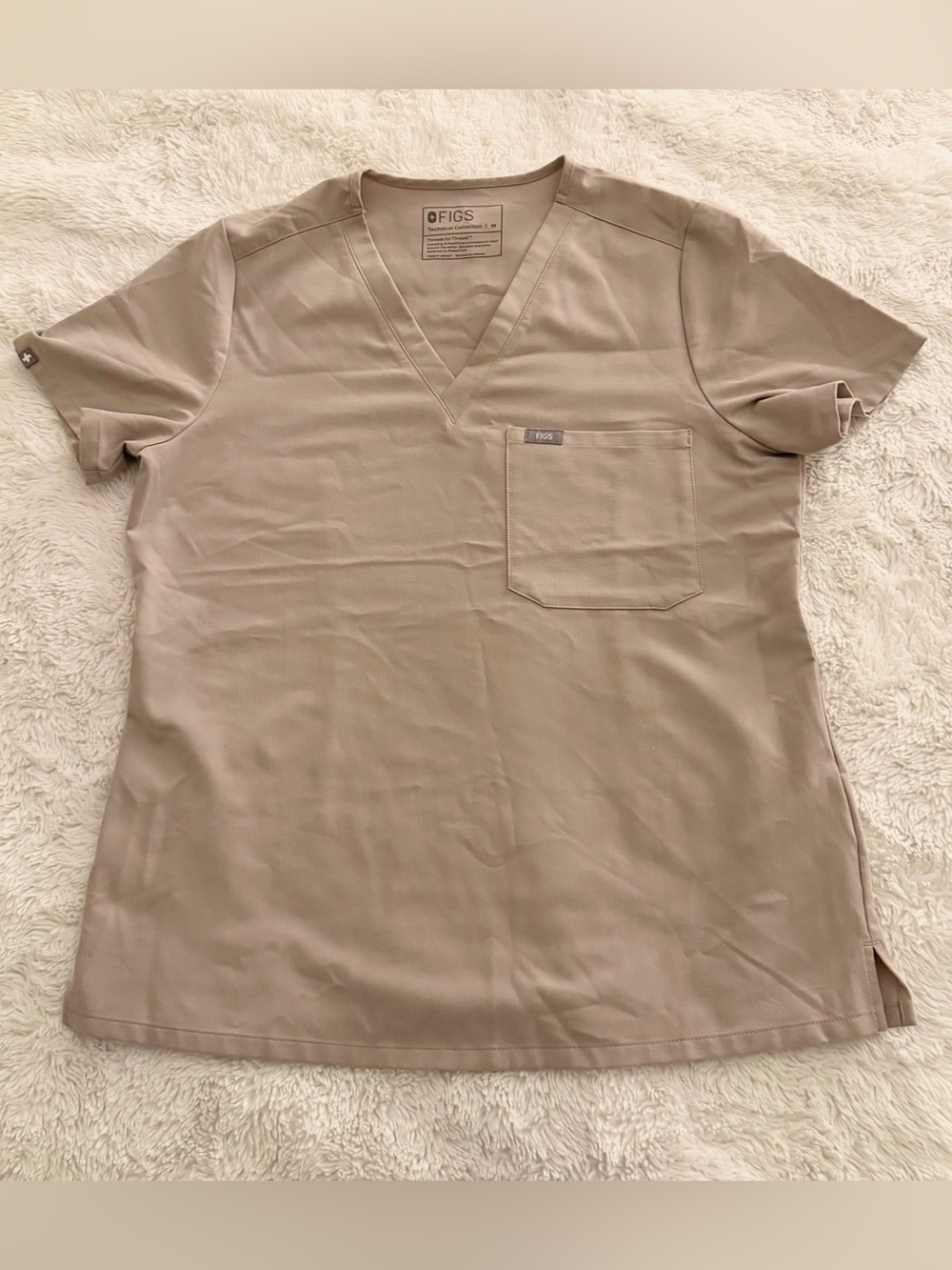 FIGS Women’s Catarina One-Pocket Scrub Top – Boulder – Medium